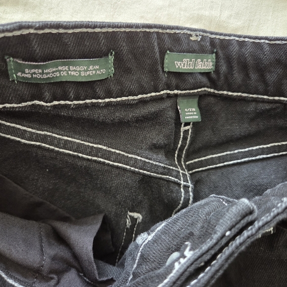 Wild Fable Super High Rise Dark Cargo Baggy Pants with Contrast Stitching Size 4 - Picture 5 of 7